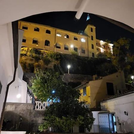 Hippocratica Διαμέρισμα Σαλέρνο Εξωτερικό φωτογραφία